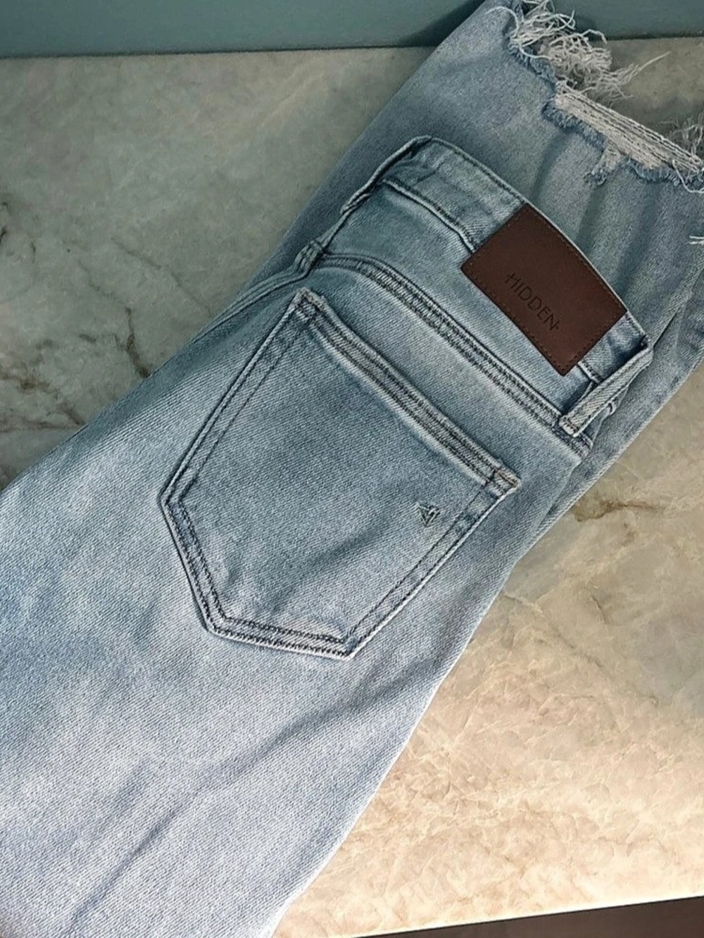 Hidden Distressed straight leg Jeans Blue Waist 26